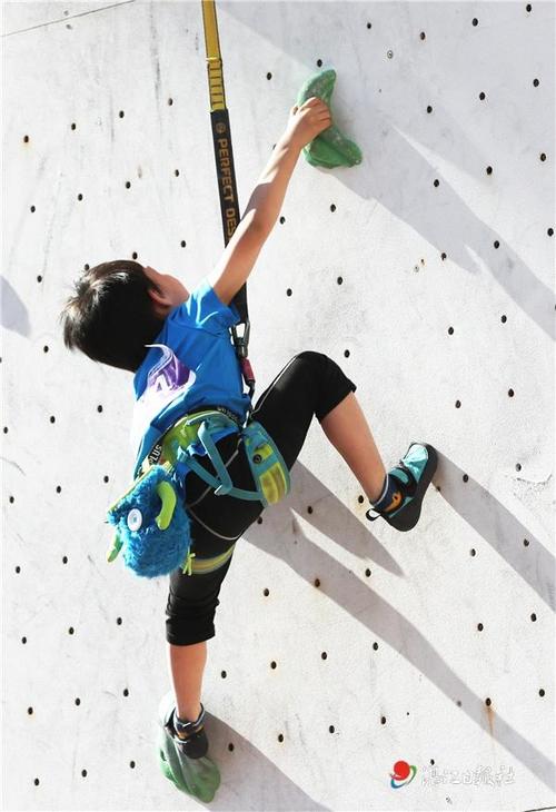 12月4日上午,由广东省社会体育和训练竞赛中心主办,广东省攀岩协会