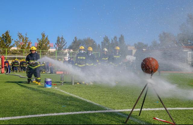 消防救援支队在天坛体育活动中心组织2021年度微型消防站比武竞赛活动